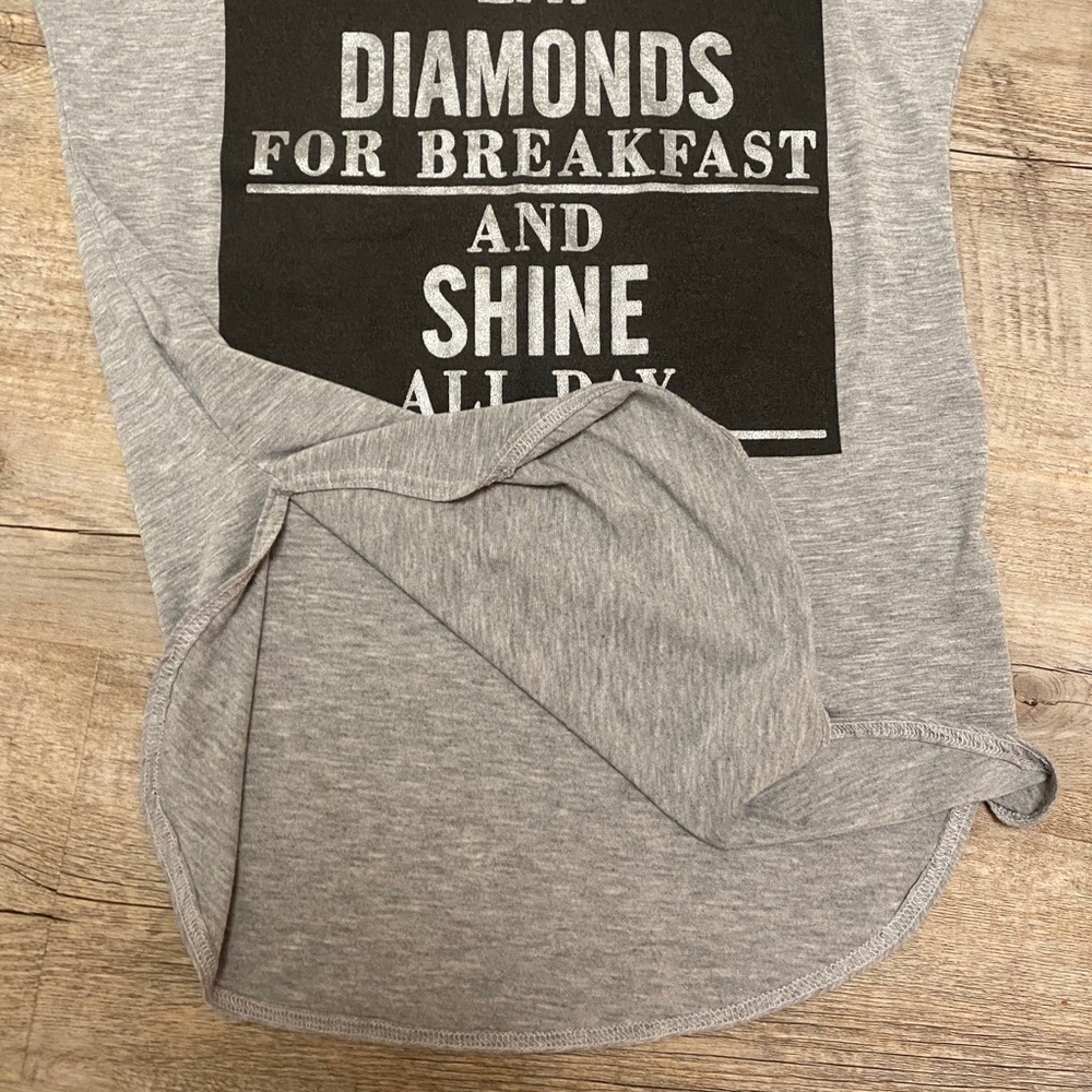 Graphic Tee - Picture 5 of 8